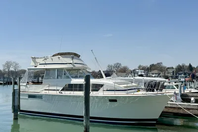 Chris-Craft 410 Commander Yacht