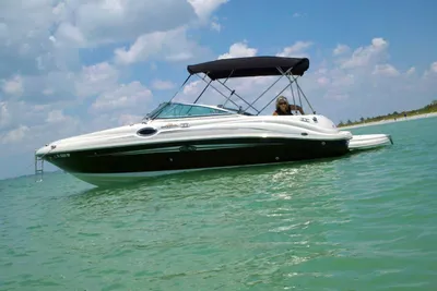 Sea Ray 240 Sundeck