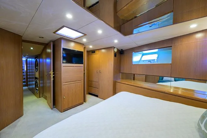 Thanks Buds Yacht Photos Pics Master Looking Aft