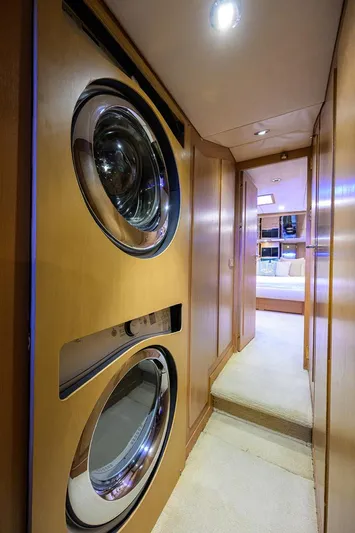 Thanks Buds Yacht Photos Pics Companionway Laundry