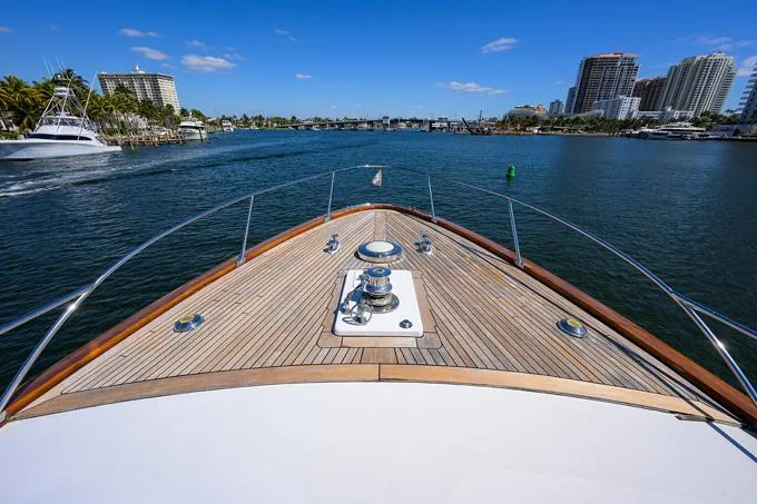 Thanks Buds Yacht Photos Pics Bow Area