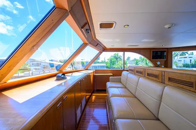 Thanks Buds Yacht Photos Pics Bridge Forward Seating