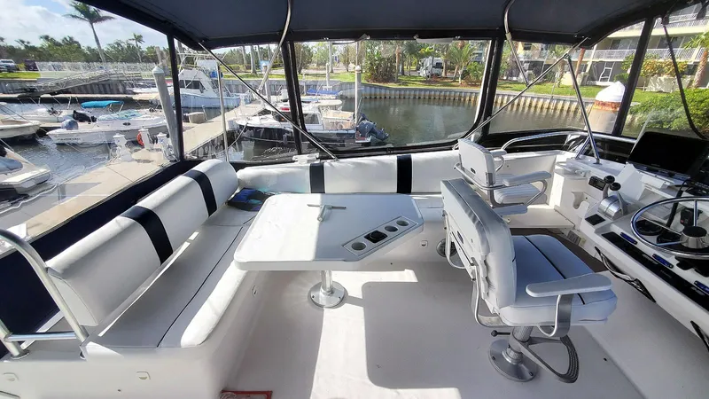 This Is What Yacht Photos Pics Flybridge Port