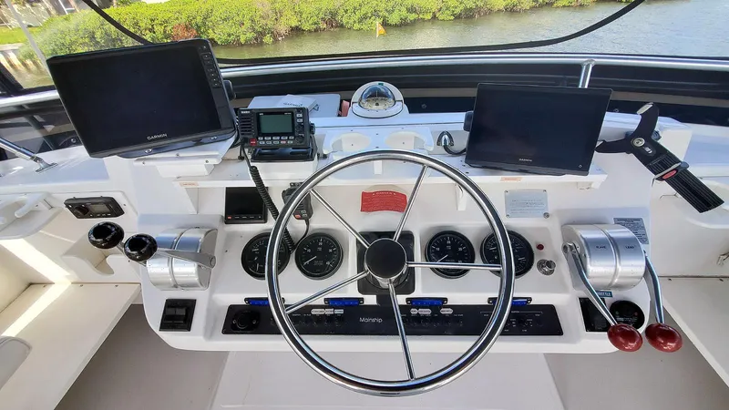 This Is What Yacht Photos Pics Flybridge Helm