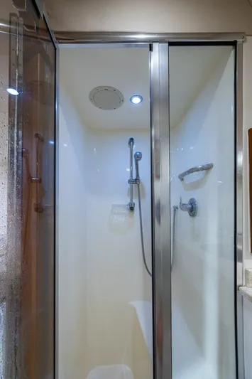 Sore Subject Yacht Photos Pics Albemarle 36 Sore Subject Head