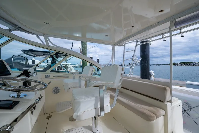 Sore Subject Yacht Photos Pics Albemarle 36 Sore Subject Helm Seating