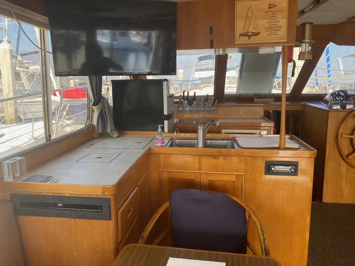 Sojourner Yacht Photos Pics 