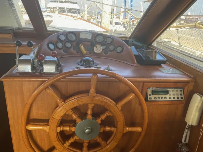 Sojourner Yacht Photos Pics 