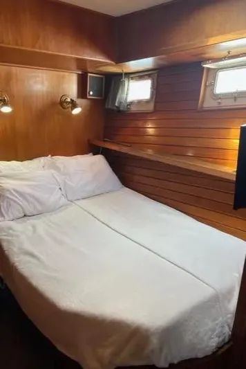 Sojourner Yacht Photos Pics 