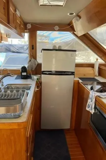 Sojourner Yacht Photos Pics 