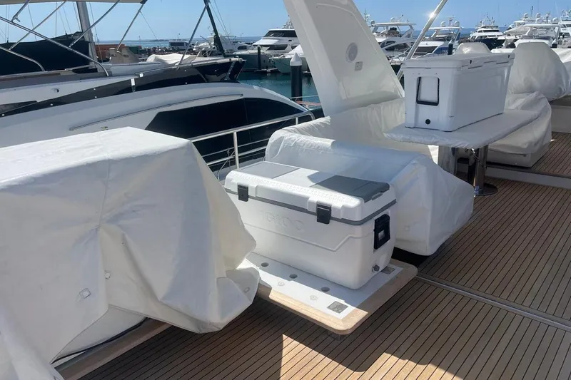 Al&Iacute;a Yacht Photos Pics Luxury Azimut Fly 60 yacht deck with covered seating and coolers, 2025 model.