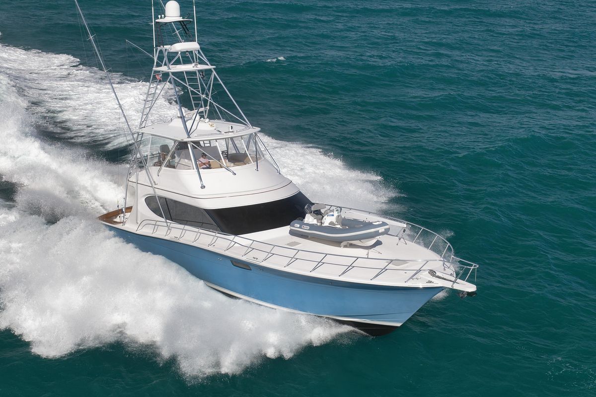 2015 Hatteras 70 