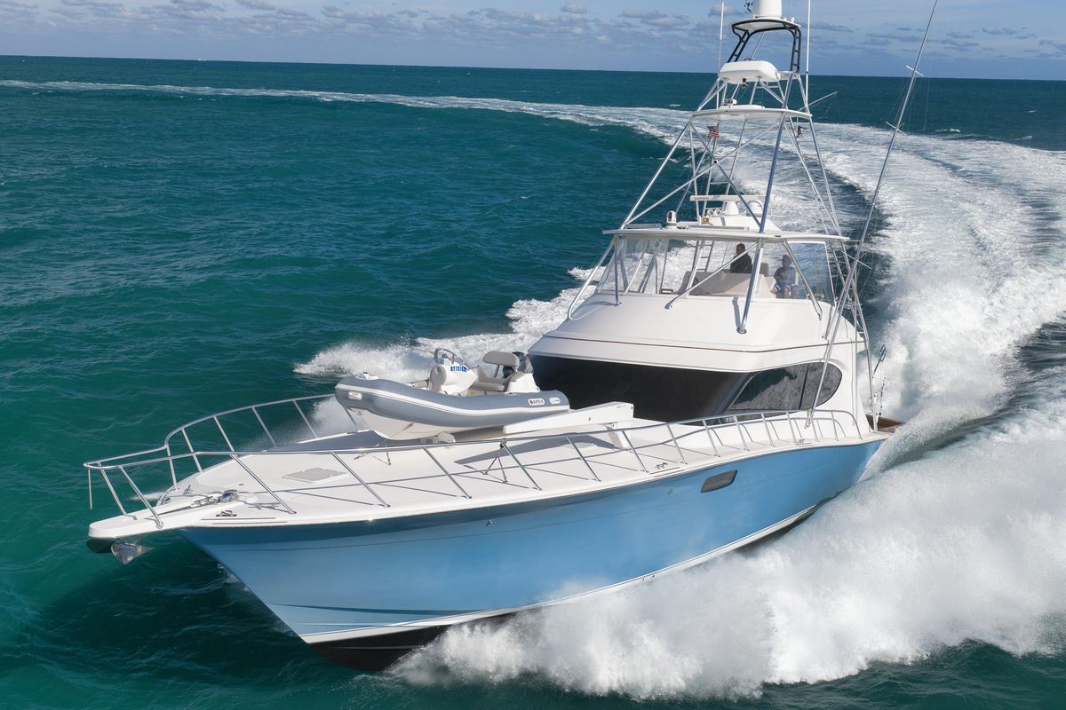 2015 Hatteras 70 