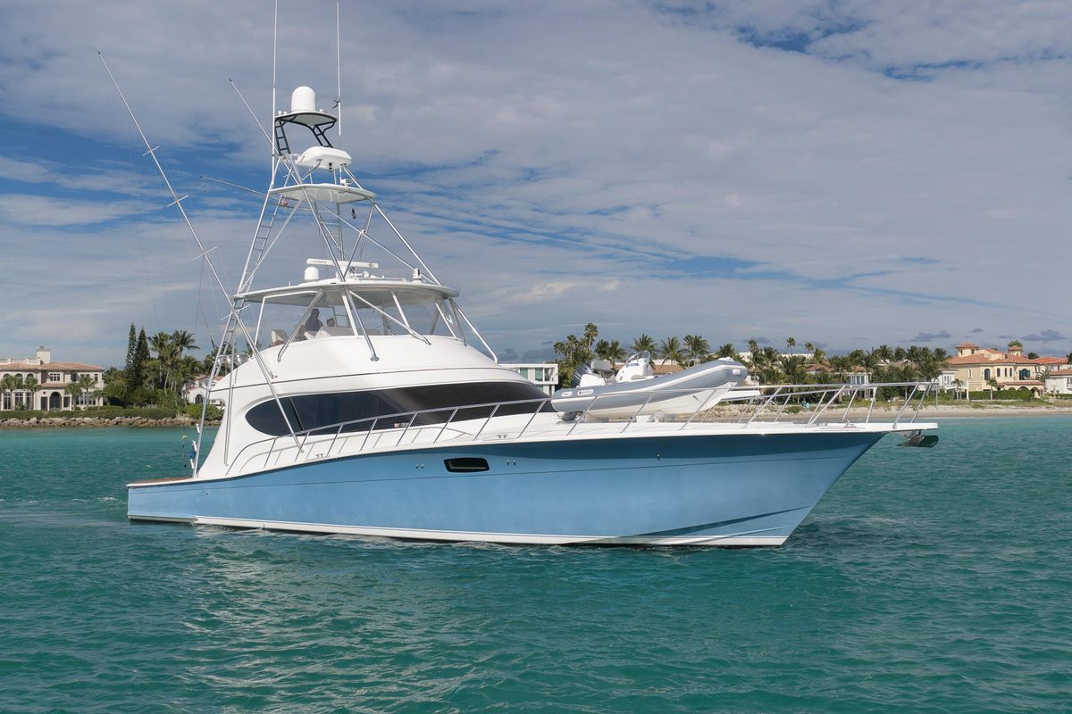 2015 Hatteras 70 
