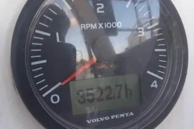 Bermuda Yacht Photos Pics Tachometer showing 3522.7 hours on a 2017 Dufour 412 Grand Large.