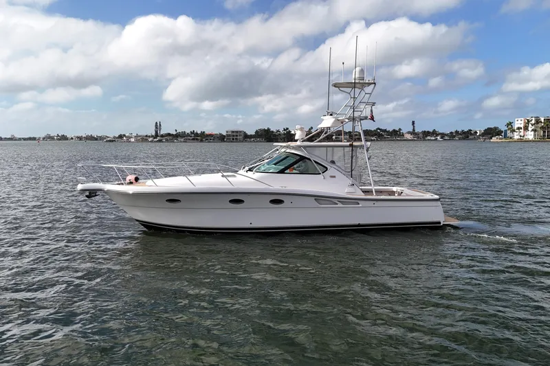  Yacht Photos Pics 2007 Tiara Yachts 3600 Open cruising on a calm, scenic waterway.