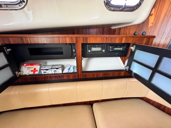 In Pursuit Yacht Photos Pics 