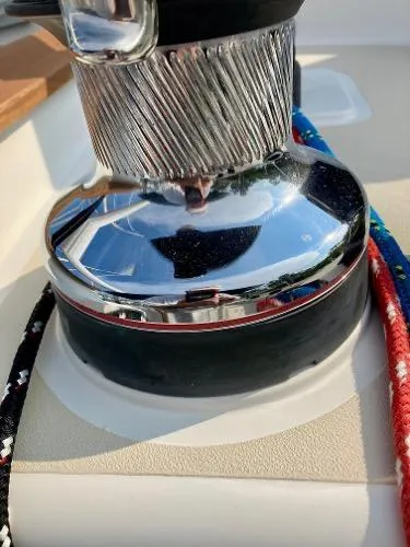 Tangaroa Yacht Photos Pics Close-up of a Tartan 4000 winch with colorful ropes, 2015 model.