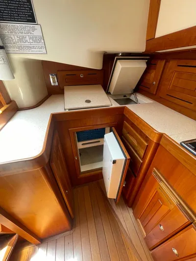 Tangaroa Yacht Photos Pics 