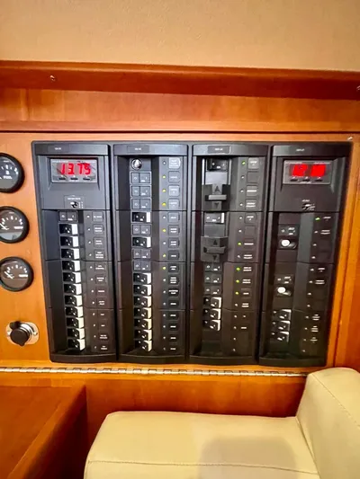 Tangaroa Yacht Photos Pics 