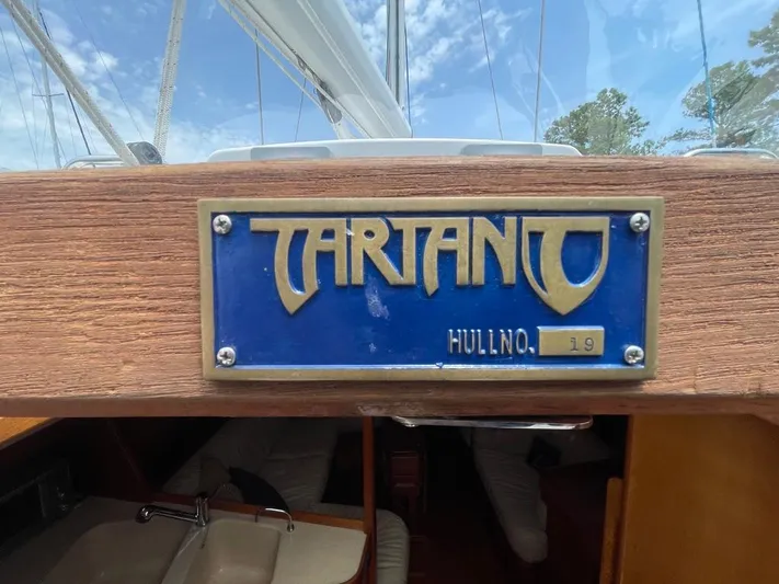 Tangaroa Yacht Photos Pics 