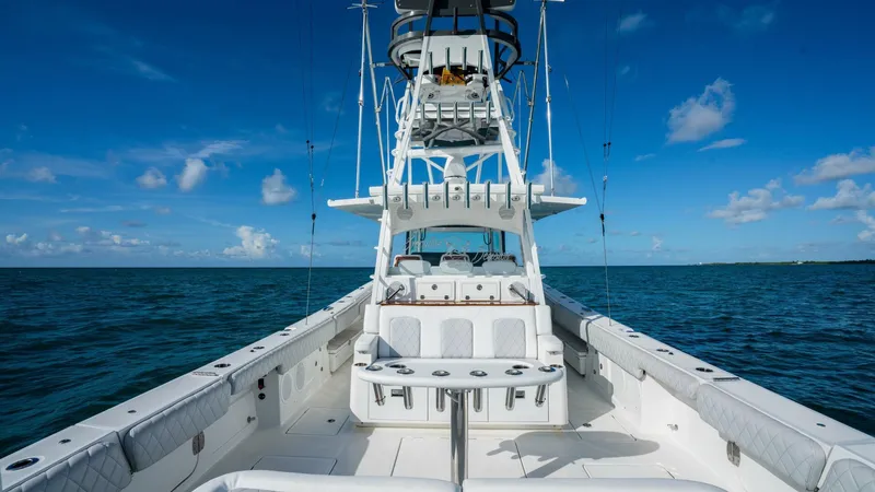 Executive Decision Yacht Photos Pics 2021 Hcb 53 Sueños - Image 15