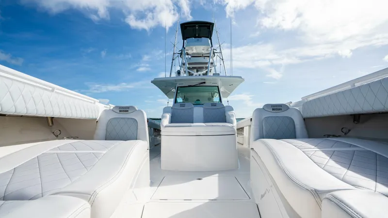 Executive Decision Yacht Photos Pics 2021 Hcb 53 Sueños - Image 28