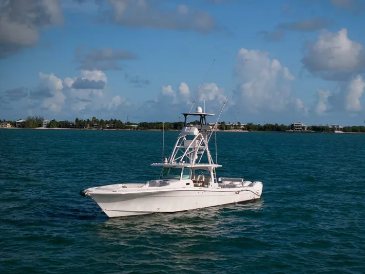 Executive Decision Yacht Photos Pics 2021 Hcb 53 Sueños - Image 7