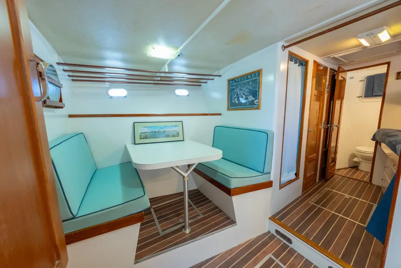 Absolute Yacht Photos Pics Crew Quarters
