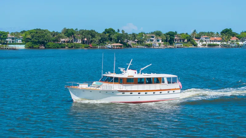 Absolute Yacht Photos Pics Profile @ 10knts