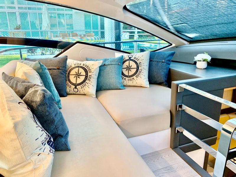 2018 Pershing 5x