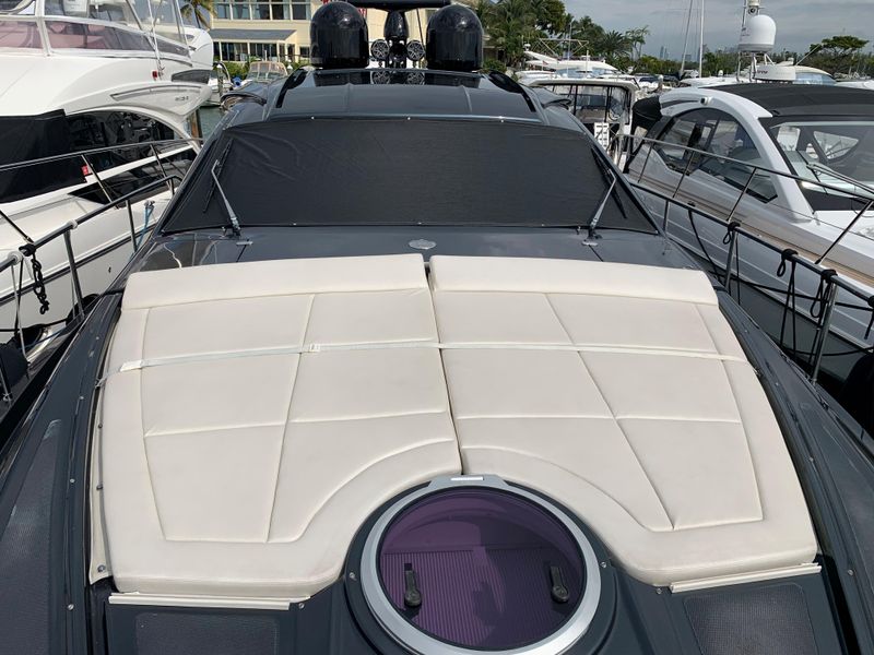 2018 Pershing 5x