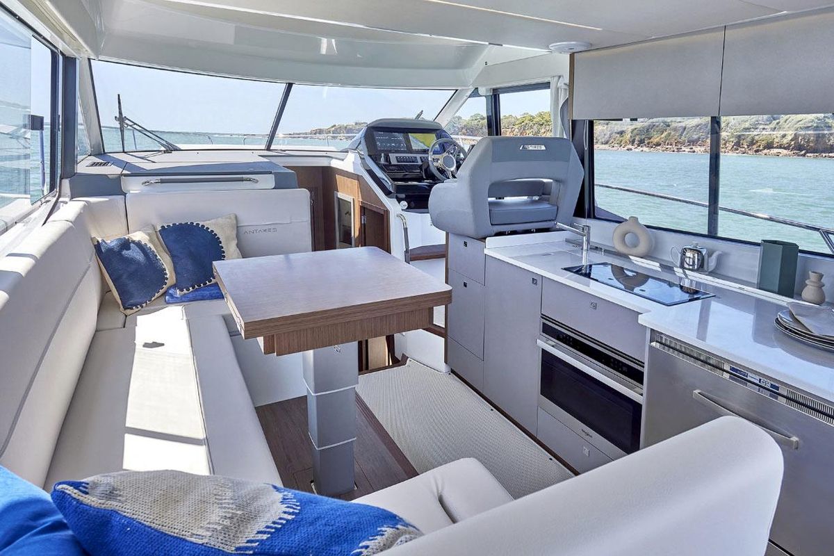 2025 Beneteau 42 