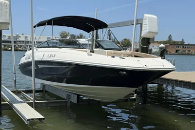 Sea Ray 240 Sundeck