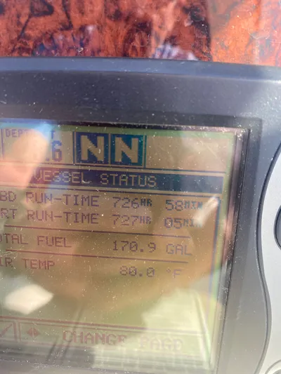 No Fly Zone Yacht Photos Pics Display screen showing vessel status on 2003 Sea Ray 340 Sundancer.