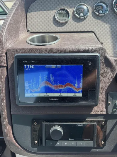Wine-n-down Yacht Photos Pics Garmin GPS display on 2014 Regal 32 Express boat dashboard.
