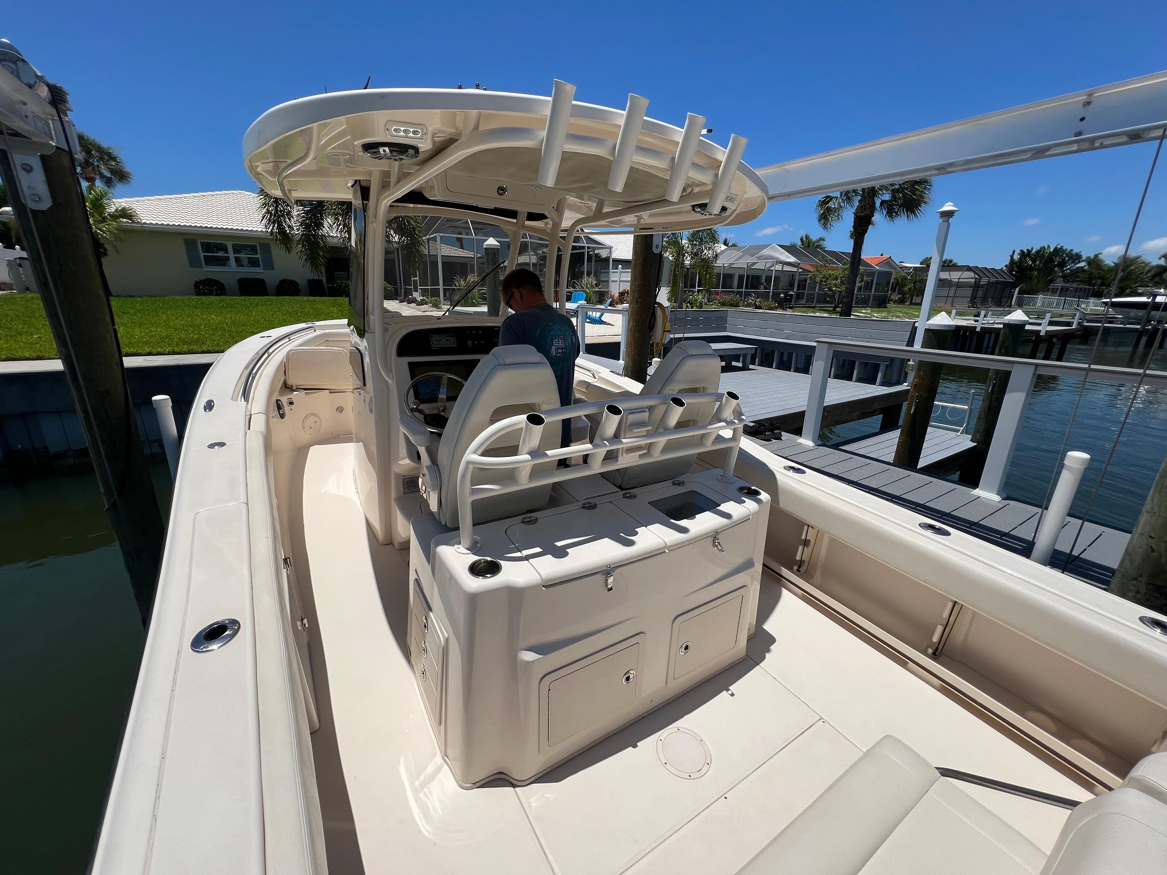 2019 Grady-White Canyon 306 Center Console for sale - YachtWorld