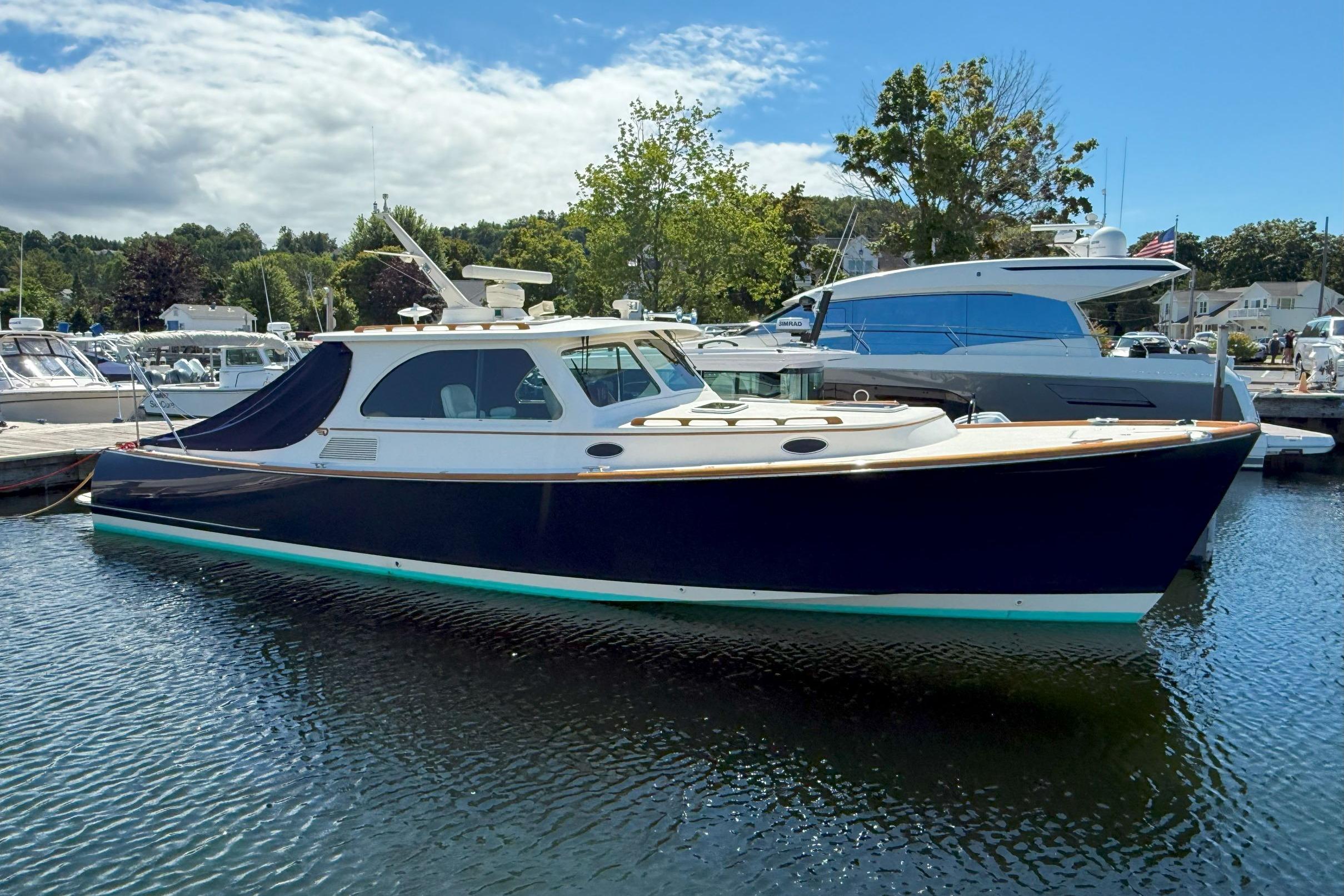 Hinckley Talaria 40