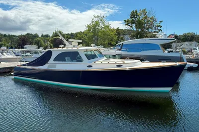 Hinckley Talaria 40