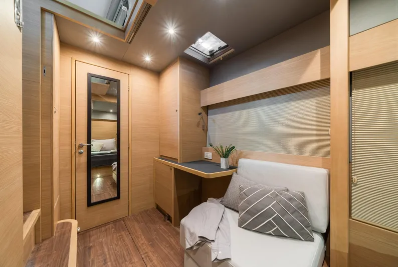  Yacht Photos Pics 2023-Aquila-54-Yacht-MarineMax