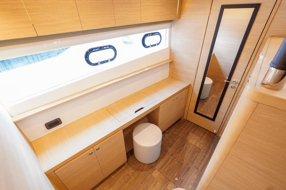 2023 Aquila 54 
