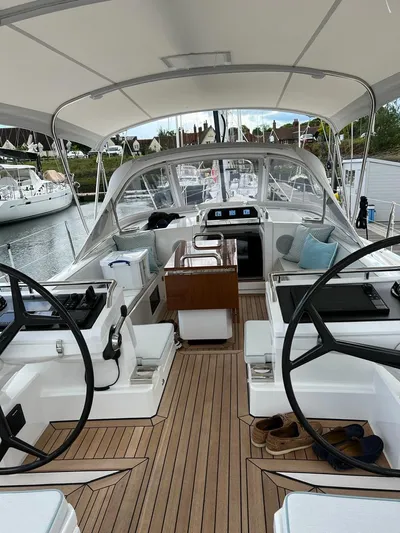 Zigi Yacht Photos Pics OYSTER 565 2022