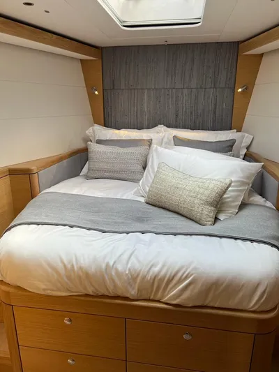 Zigi Yacht Photos Pics OYSTER 565 2022