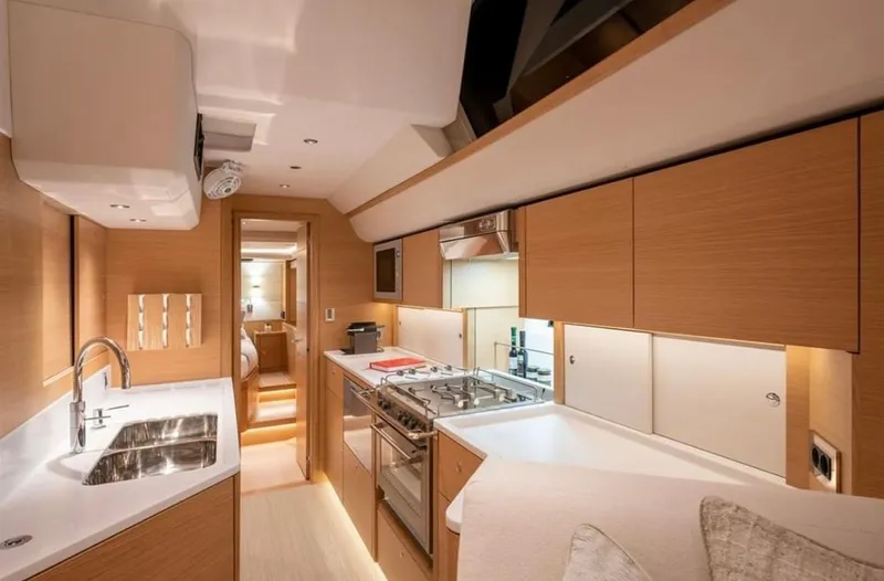 Zigi Yacht Photos Pics OYSTER 565 2022