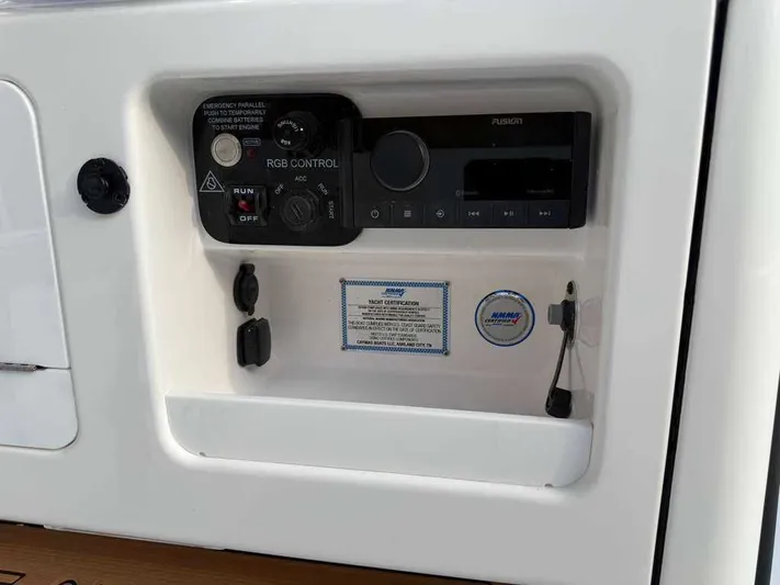 Beautiful Caymas! Yacht Photos Pics 