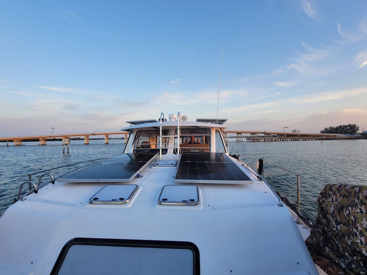 2019 Endeavour 44 