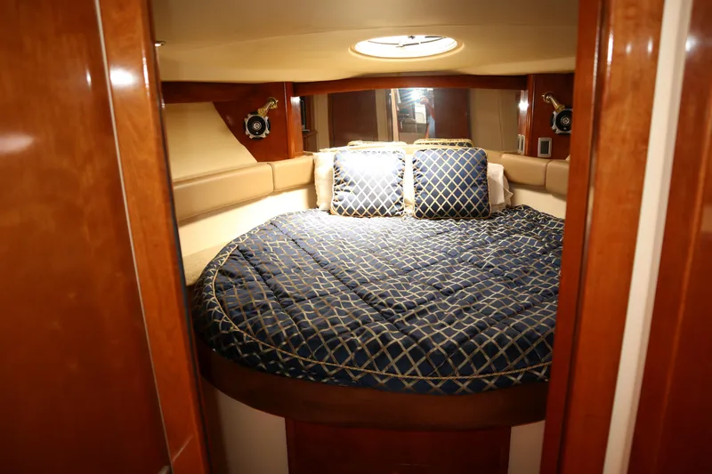 Mary K Yacht Photos Pics 43 Meridian Sedan 411 - Cabin