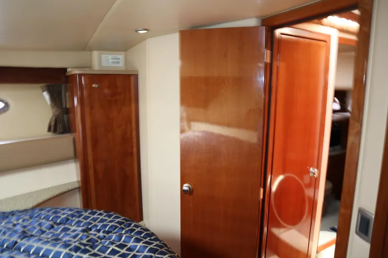 Mary K Yacht Photos Pics 43 Meridian Sedan 411 - cabin