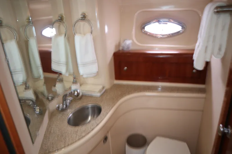 Mary K Yacht Photos Pics 43 Meridian Sedan 411 - Head