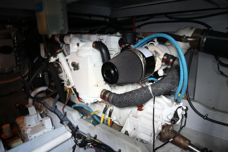 Mary K Yacht Photos Pics 43 Meridian Sedan 411 - Engine